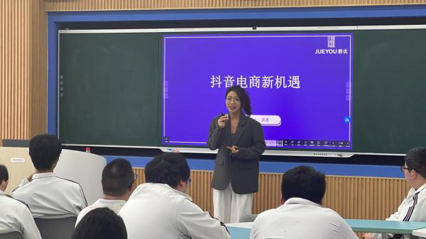 澳门期期准免费精准|公开解释解析落实,澳门期期准免费精准，公开解释解析落实与违法犯罪问题探讨